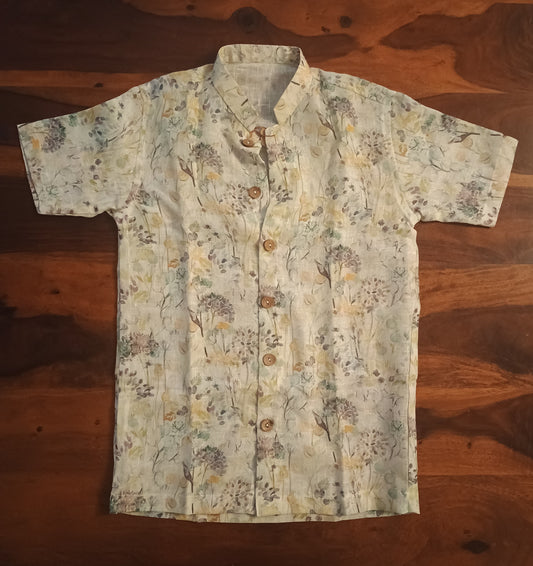 Short sleeved shirt in printed linen blend