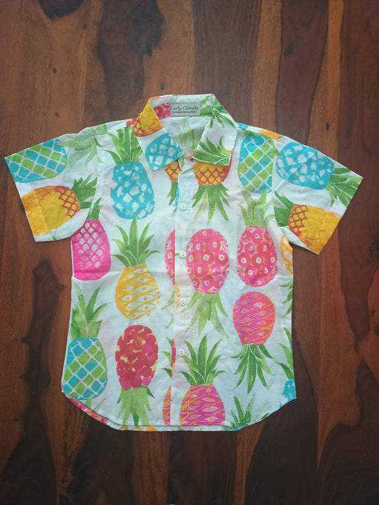 Short sleeved Pineapple print shirt